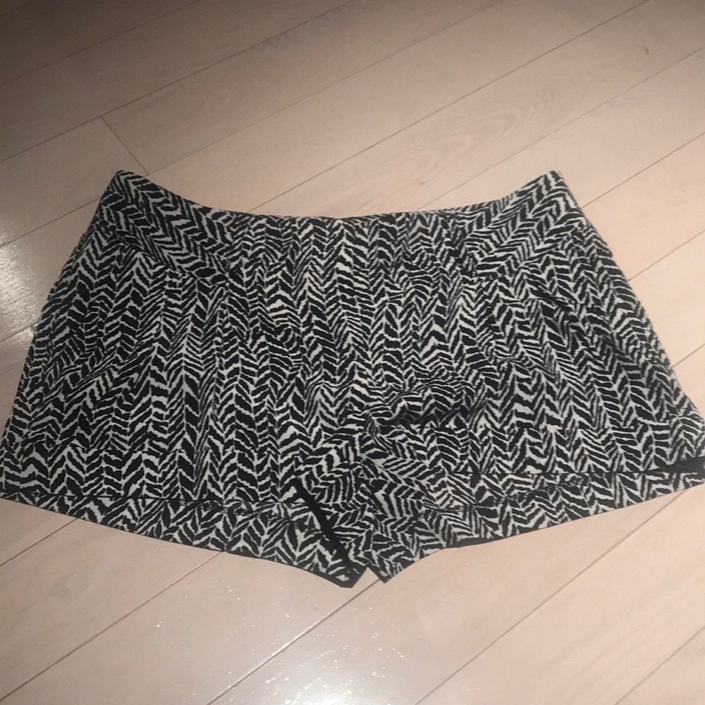 Express Pattern Shorts Size 8